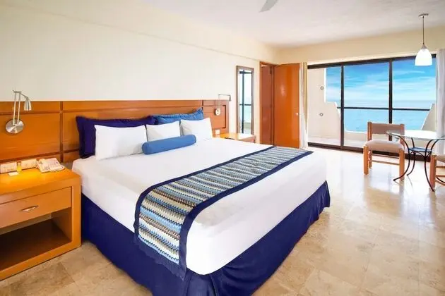 One Bedroom Suite Ocean View