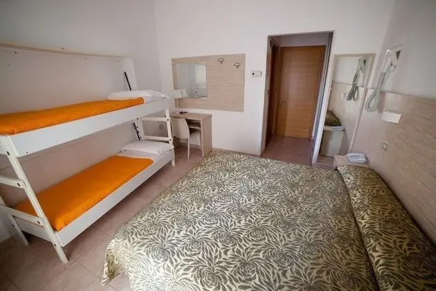 Standard Dört Kişilik Oda, Balkon