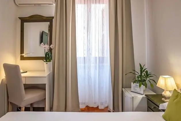 Economy Tek Büyük Yataklı Oda