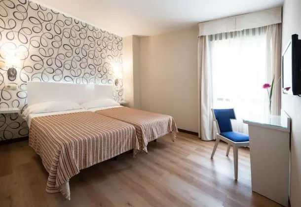1 Çift Kişilik Veya 2 Tek Kişilik Yatak Standard