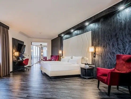 Junior Süit, 2 Tek Kişilik Yatak, Kısmi Göl Manzaralı (with Sofabed)