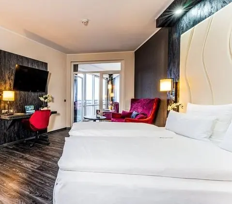 Junior Süit, 2 Tek Kişilik Yatak, Kısmi Göl Manzaralı (with Sofabed)