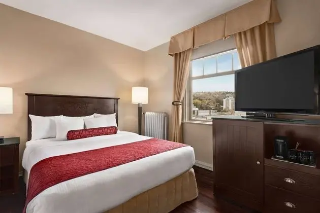 Oda, 1 Çift Kişilik Yatak, Sigara İçilmez