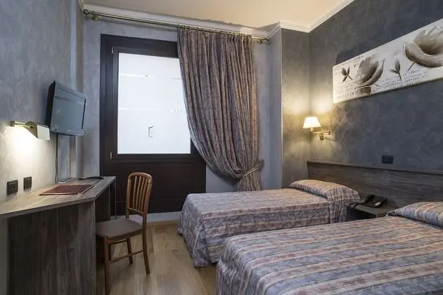 Standard Tek Büyük veya İki Ayrı Yataklı Oda