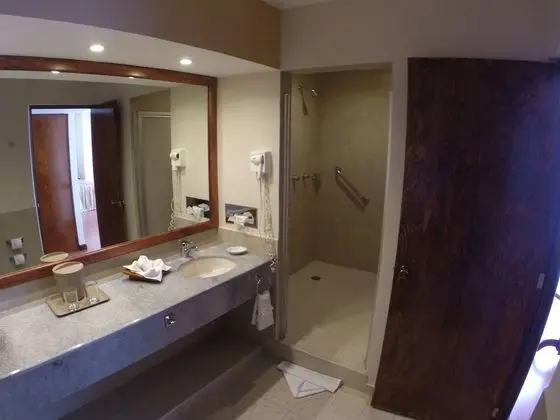 Traditional Tek Büyük Yataklı Oda