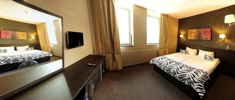 Deluxe Double or Twin