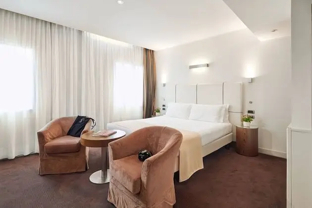 Deluxe Büyük Yataklı Tek Kişilik Oda