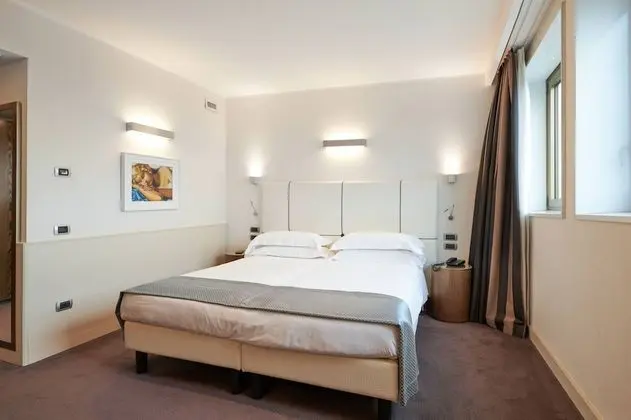 Deluxe Büyük Yataklı Tek Kişilik Oda