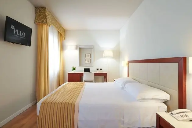 Superior Tek Büyük veya İki Ayrı Yataklı Oda