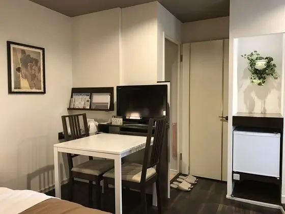 İki Ayrı Yataklı Oda, Sigara İçilmez