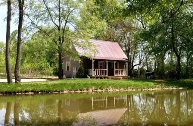 Kır Evi, Banyolu/Duşlu (Goose Pond Cottage)