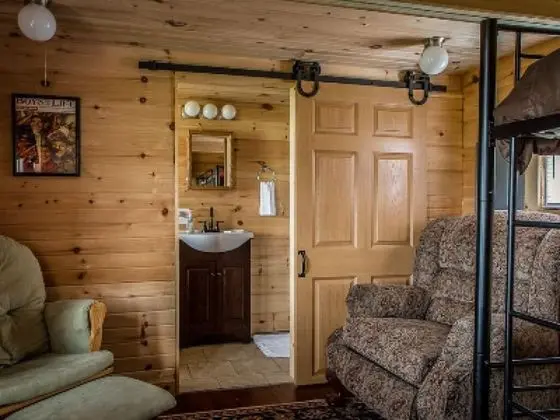 Kır Evi, Banyolu/Duşlu (Scout Cabin)