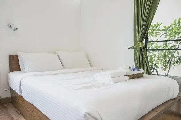Standard Queen Room