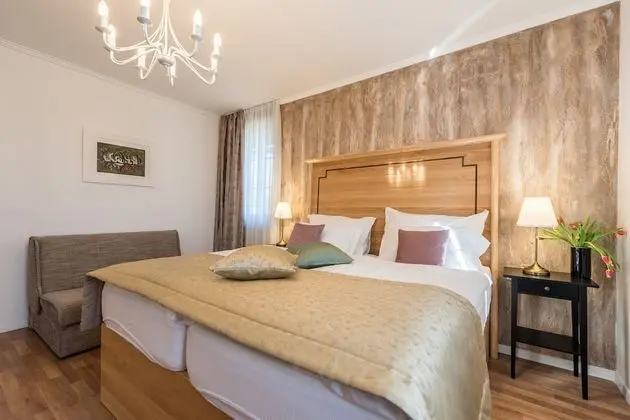 Deluxe Üç Kişilik Oda