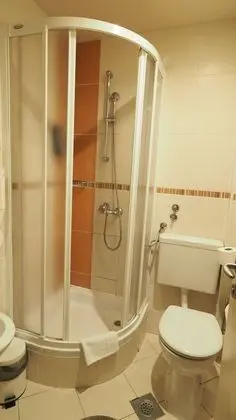 Standard Tek Büyük Yataklı Oda, Bahçe Manzaralı