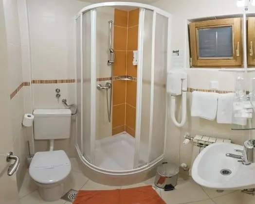 Standard Tek Büyük Yataklı Oda, Bahçe Manzaralı
