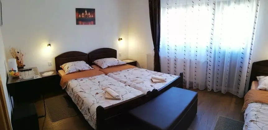 Üç Kişilik Oda, Balkon