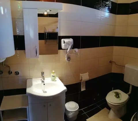 Üç Kişilik Oda, Balkon