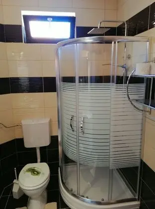 Üç Kişilik Oda, Balkon