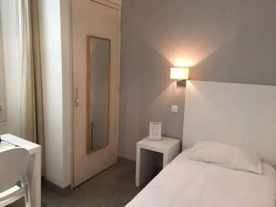 Economy Tek Kişilik Oda (with Shared Toilet)