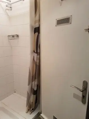 Economy Tek Kişilik Oda (with Shared Toilet)