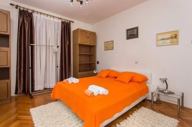 Apart Daire (Two Bedroom Apartment with Balcony)