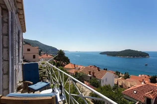 Apart Daire (Two Bedroom Apartment with Balcony)