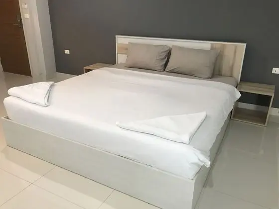 Deluxe Studio