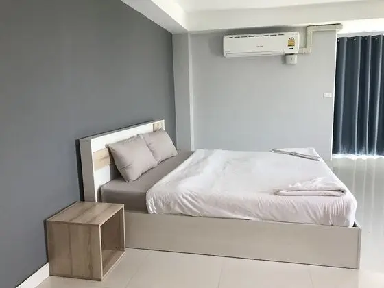 Deluxe Studio