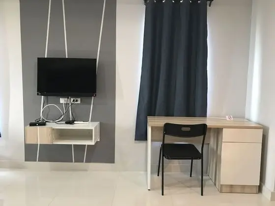 Deluxe Studio