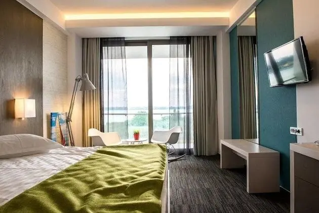 Tek Büyük Yataklı Oda, Balkon, Göl Kenarı