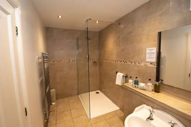 Luxury Tek Büyük veya İki Ayrı Yataklı Oda, Banyolu/Duşlu