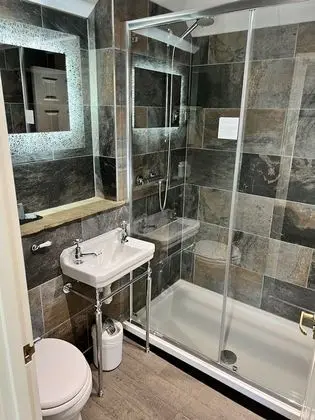 Superior King Room (Bay Window)