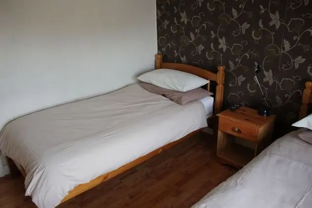 Basic İki Ayrı Yataklı Oda, Ortak Banyo