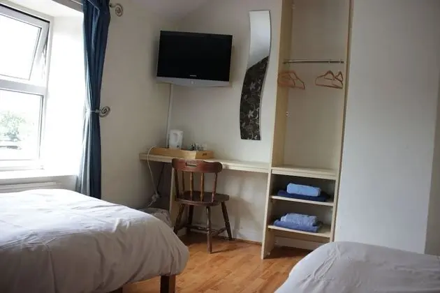 Basic İki Ayrı Yataklı Oda, Ortak Banyo