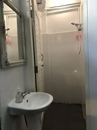 Bed in 6-Bed Mixed Dormitory Room