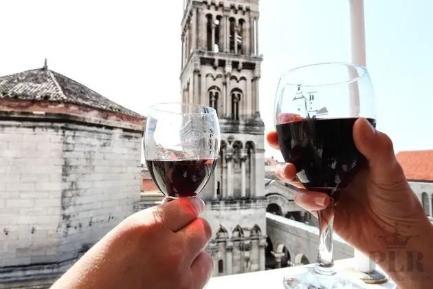 Tek Büyük Yataklı Oda, Balkon, Şehir Manzaralı