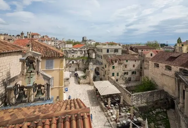 Tek Büyük Yataklı Oda, Balkon, Şehir Manzaralı
