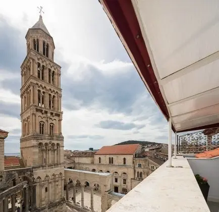 Tek Büyük Yataklı Oda, Balkon, Şehir Manzaralı