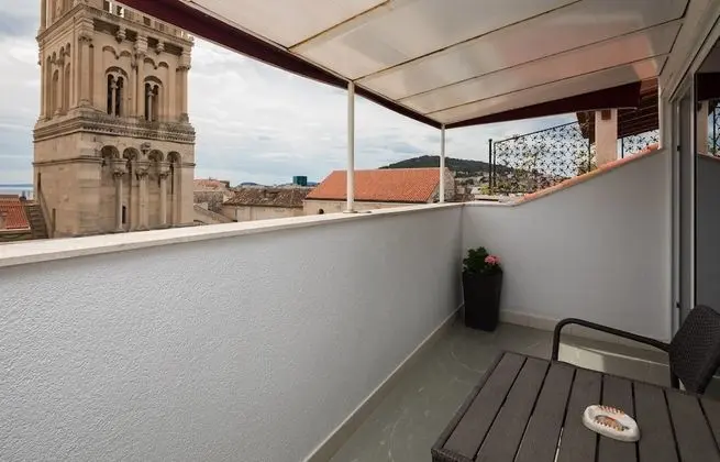 Tek Büyük Yataklı Oda, Balkon, Şehir Manzaralı