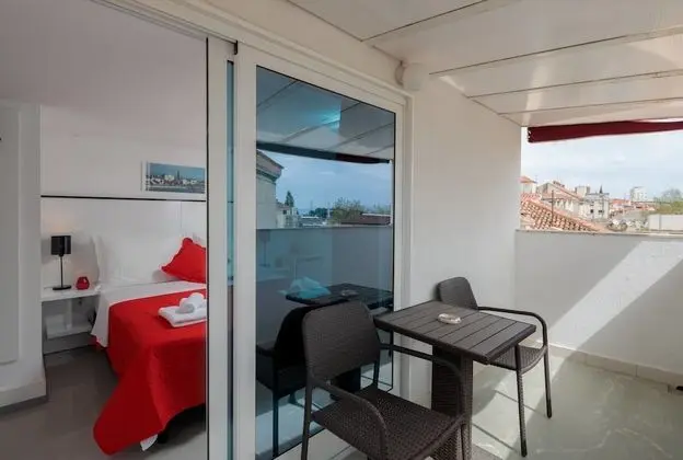 Tek Büyük Yataklı Oda, Balkon, Şehir Manzaralı