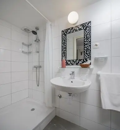 Tek Büyük Yataklı Oda, Balkon, Şehir Manzaralı