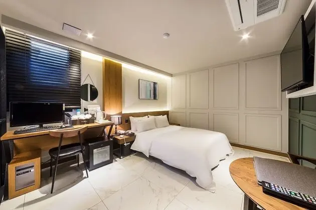 Luxury Oda