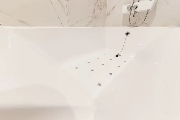 Luxury Oda