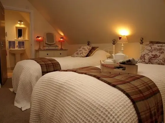 Kır Evi, Banyolu/Duşlu (Self-catering)