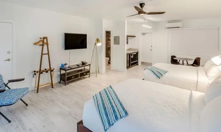 Bungalov Two Queen Beds