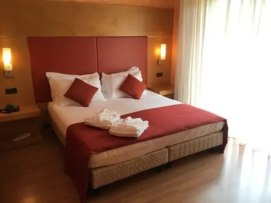 Tek Büyük veya İki Ayrı Yataklı Oda