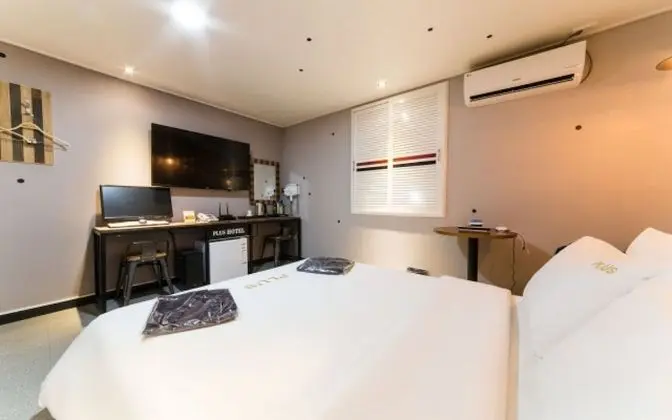 Oda (Room B)