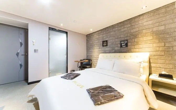 Oda (Room B)