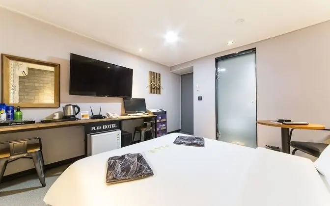 Oda (Room B)